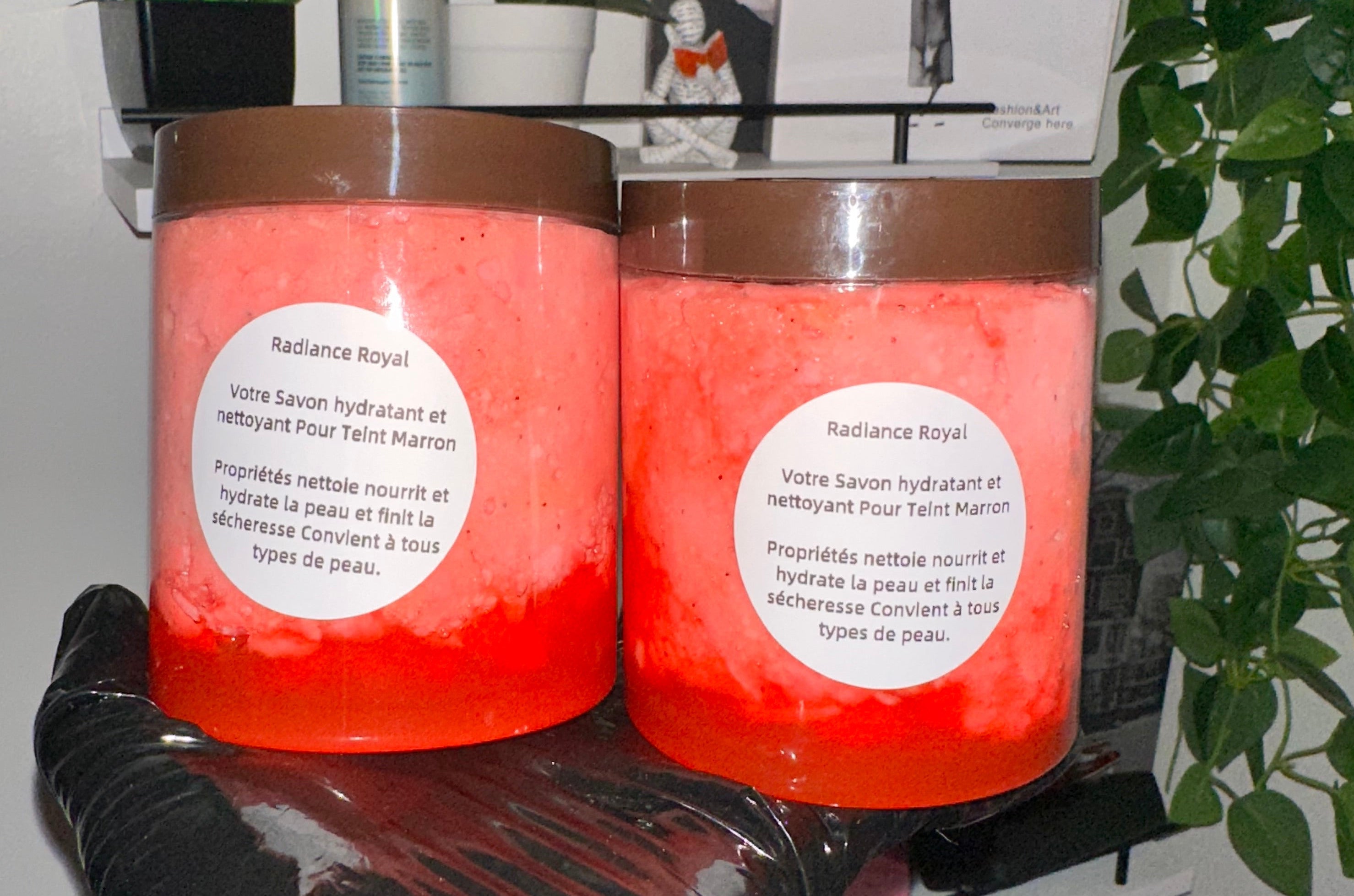 Radiance Royale: Teint Marron le Secret d'un Teint Éclatant